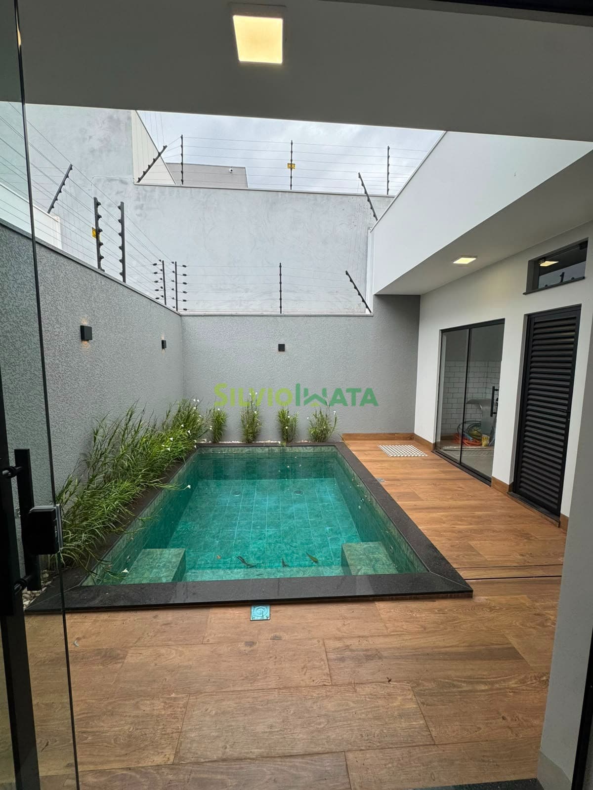 Casa à Venda na Vila Santa Izabel Maringá/PR | 1 Suíte + 2 Quartos