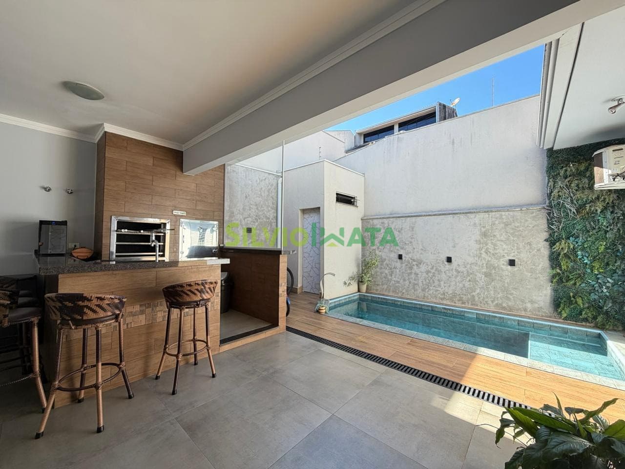 Casa à Venda no Galeão em Maringá Imóvel com Piscina e Suíte com Hidromassagem