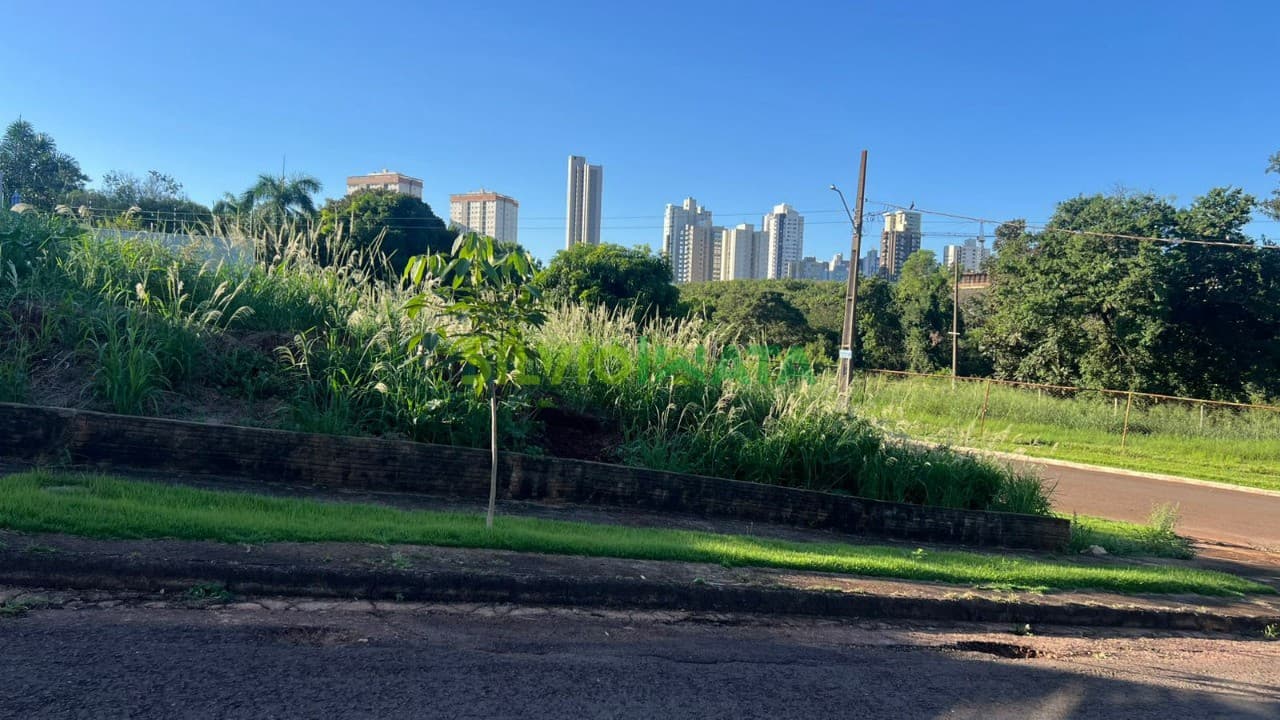 TERRENO RESIDENCIAL DE ESQUINA À VENDA JARDIM MONÇÕES