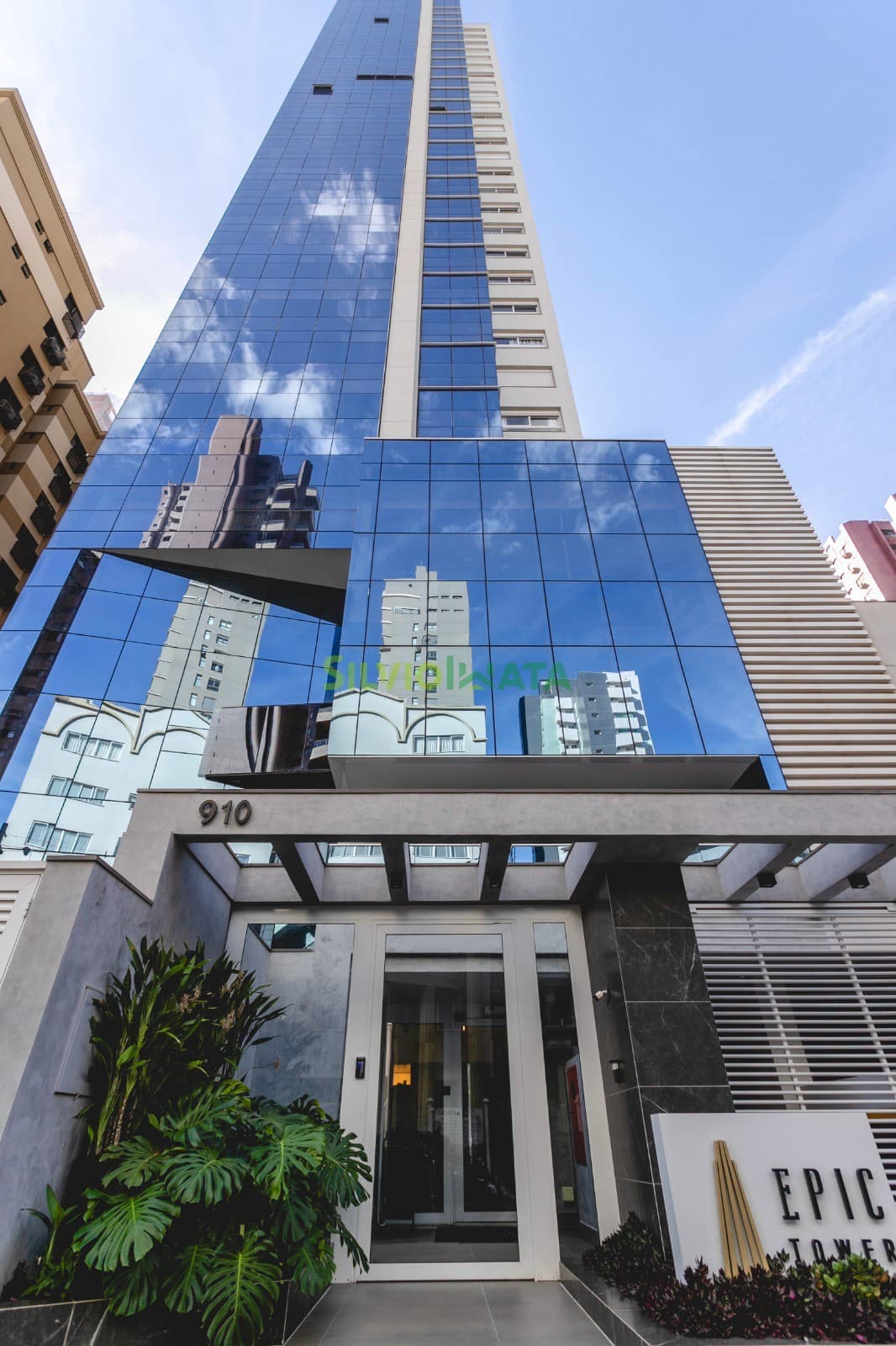 Apartamento Alto Padrão a venda no condomínio Edificio Epic Tower no bairro Zona 01 - Maringá/PR
