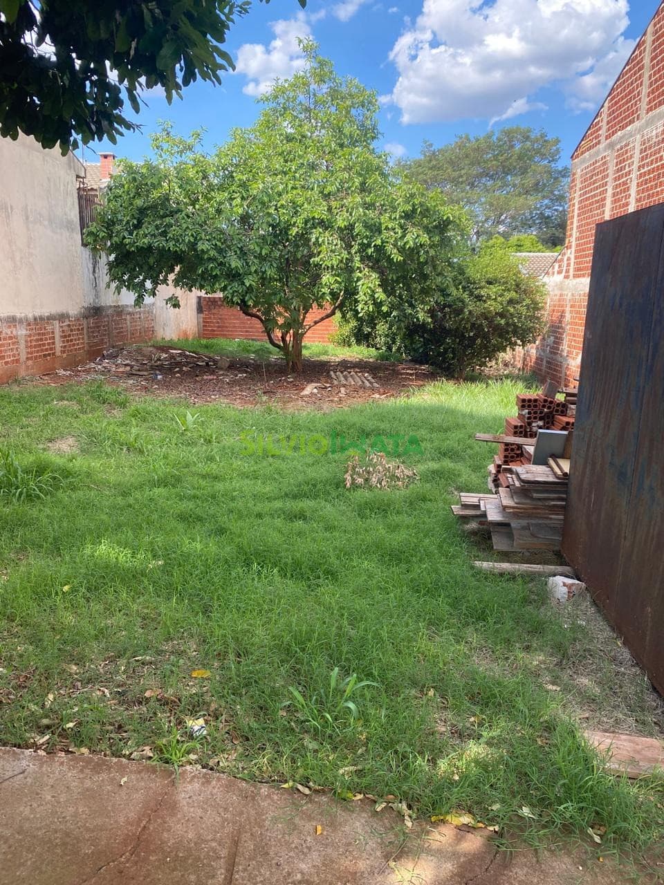 Terreno a venda no bairro João de Barro Porto Seguro - Maringá/PR