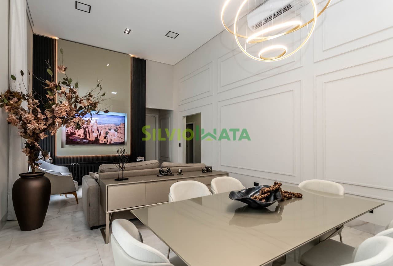 Casa térrea à venda por R$ 2.300.000,00 no Condomínio Hayashi, Maringá-PR