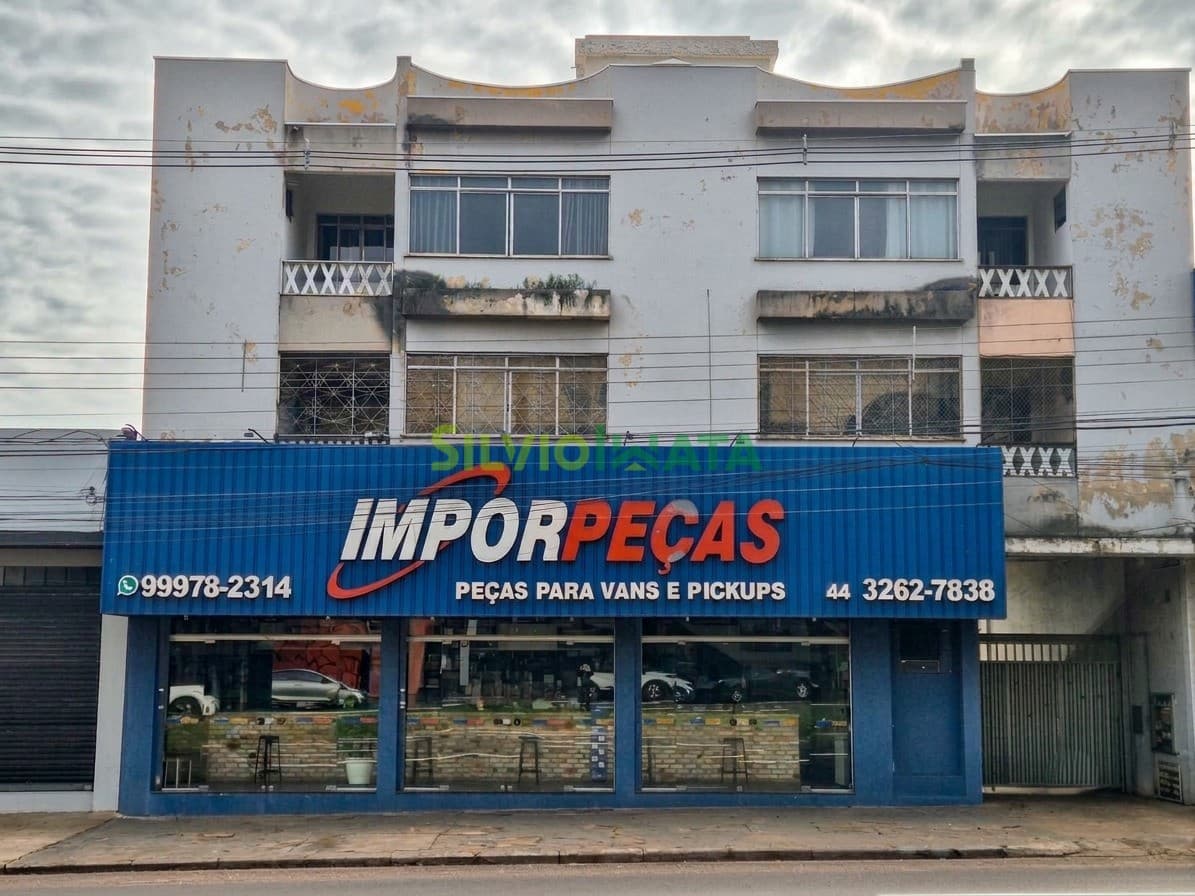 Salão comercial com apartamentos em cima a venda, localizado na Av. Colombo, 6808 na Zona
7 em Maringá.