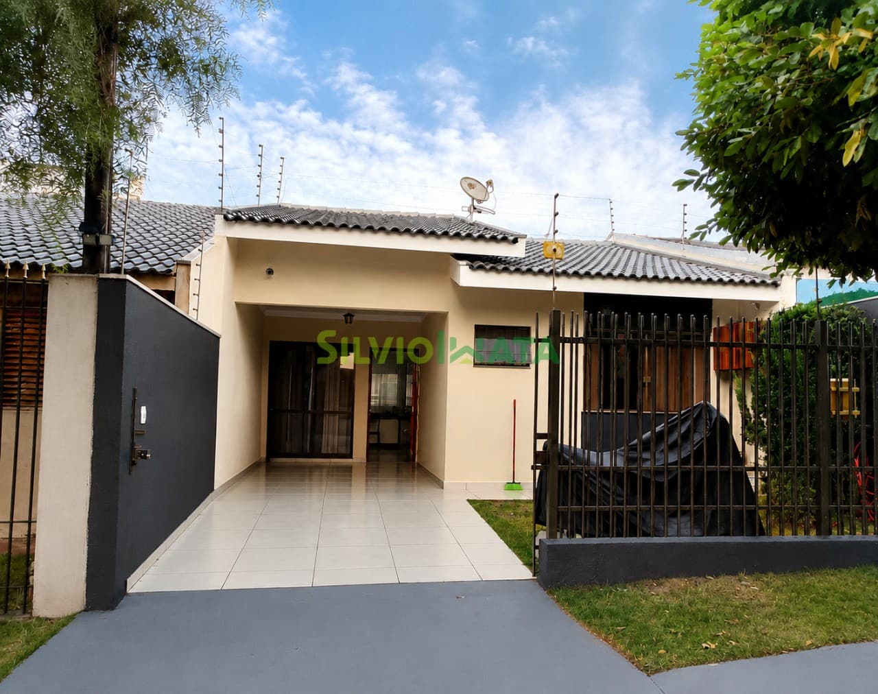 Casa à Venda no Jardim Paulista| 2 Quartos | Churrasqueira | Espaço para 2 Veículos