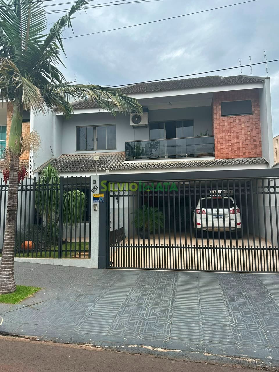 Sobrado à venda por R$ 895.000,00 no Jardim Real, em Maringá-PR