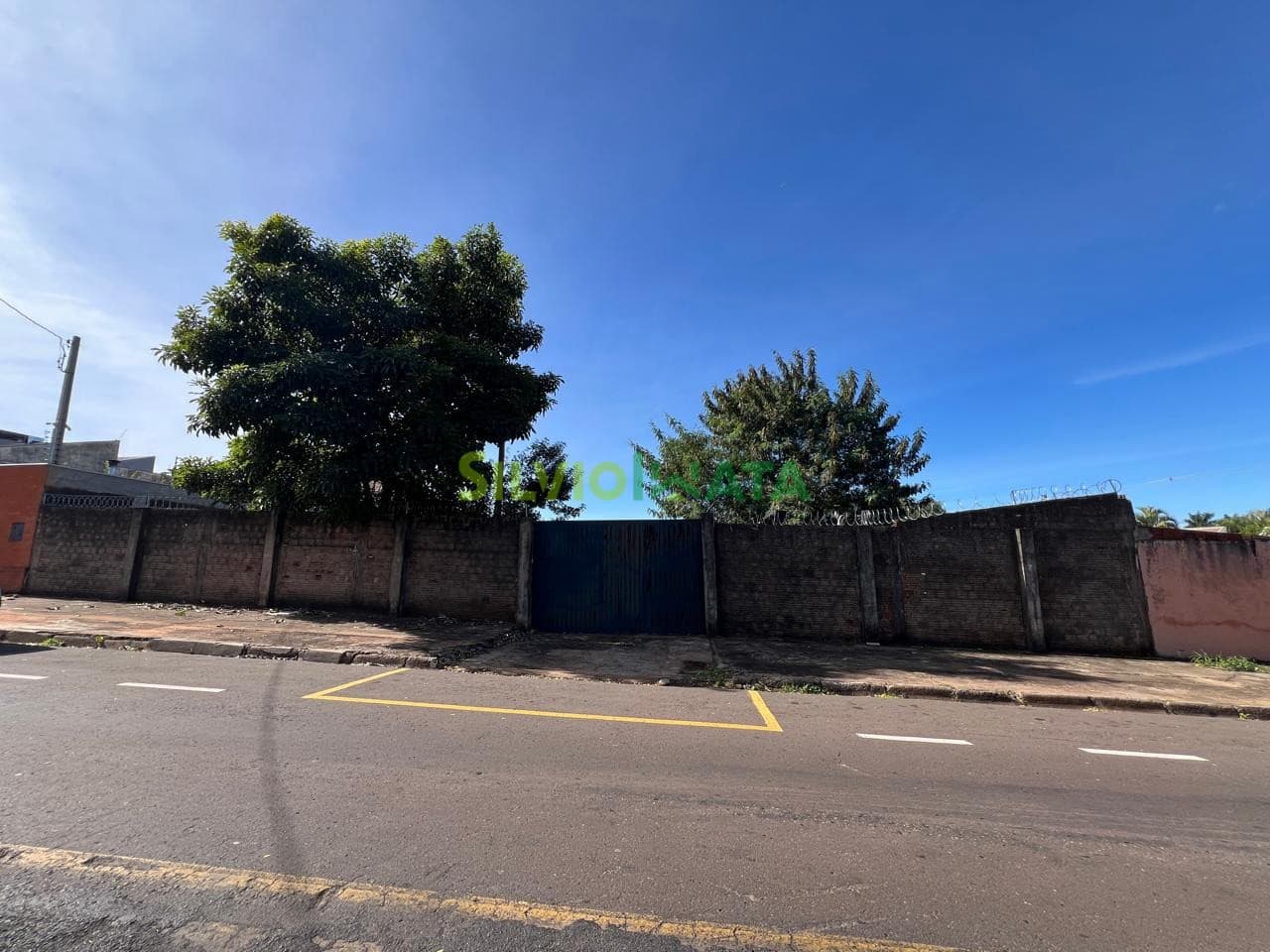 Lote à venda por R$ 640.000,00 no Jardim Licce, em Maringá-PR
