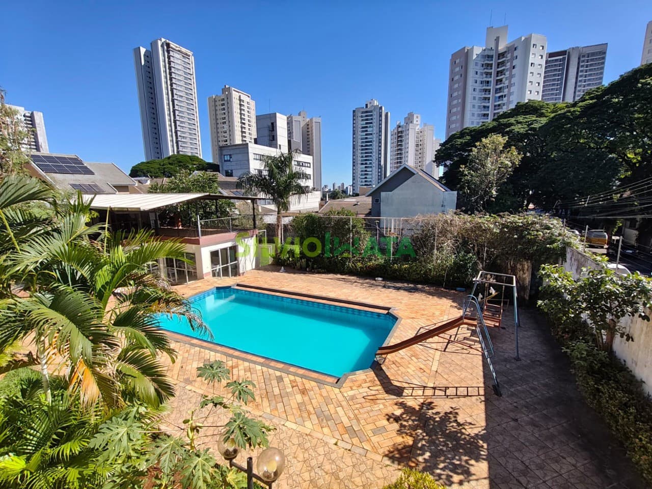 Terreno Comercial à Venda na Zona 08 em Maringá/PR