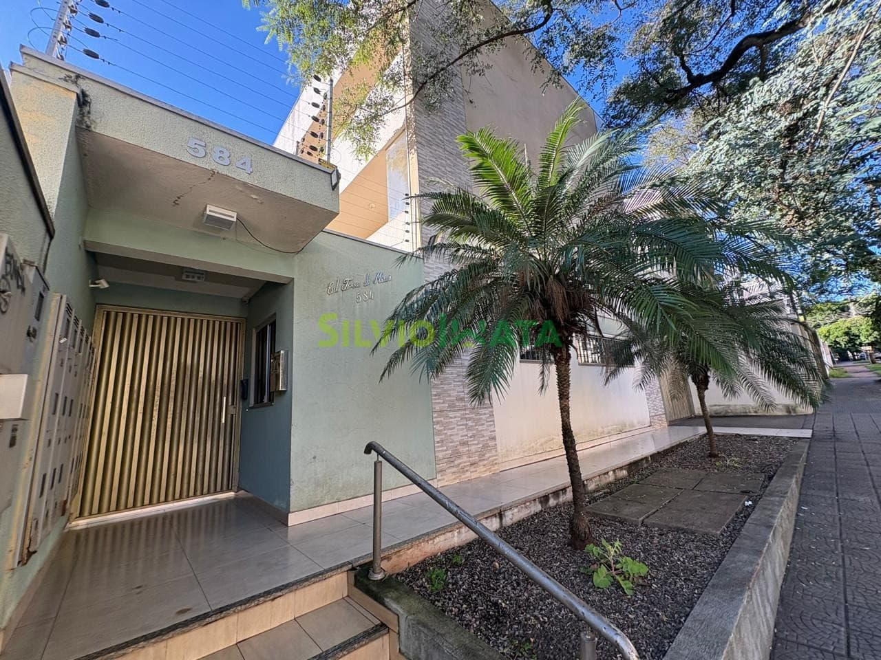 Apartamento a venda no condomínio ED. TORRE DE MIAMI no bairro Zona 07 - Maringá/PR