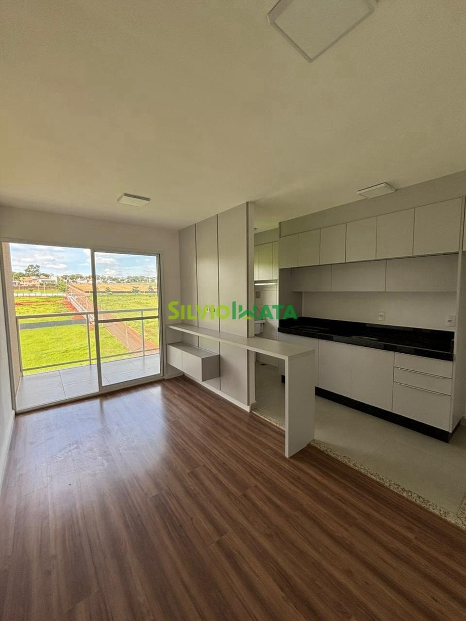 Apartamento a venda no condomínio Royal Palace Residencial no bairro Jardim Aclimação - Maringá/PR