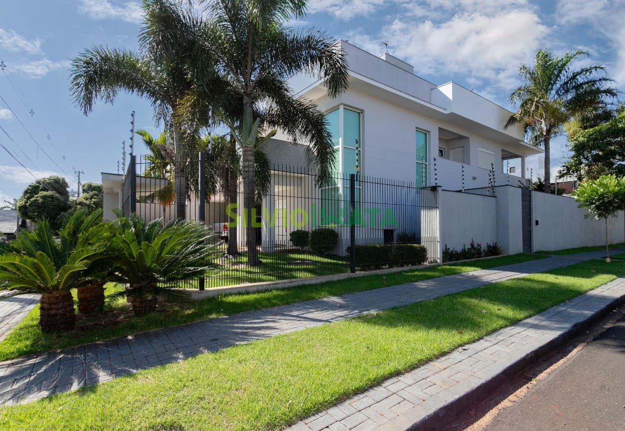 Sobrado com 640 m² à venda por R$ 3.250.000,00 no Jd. Cidade Monções, Maringá-PR