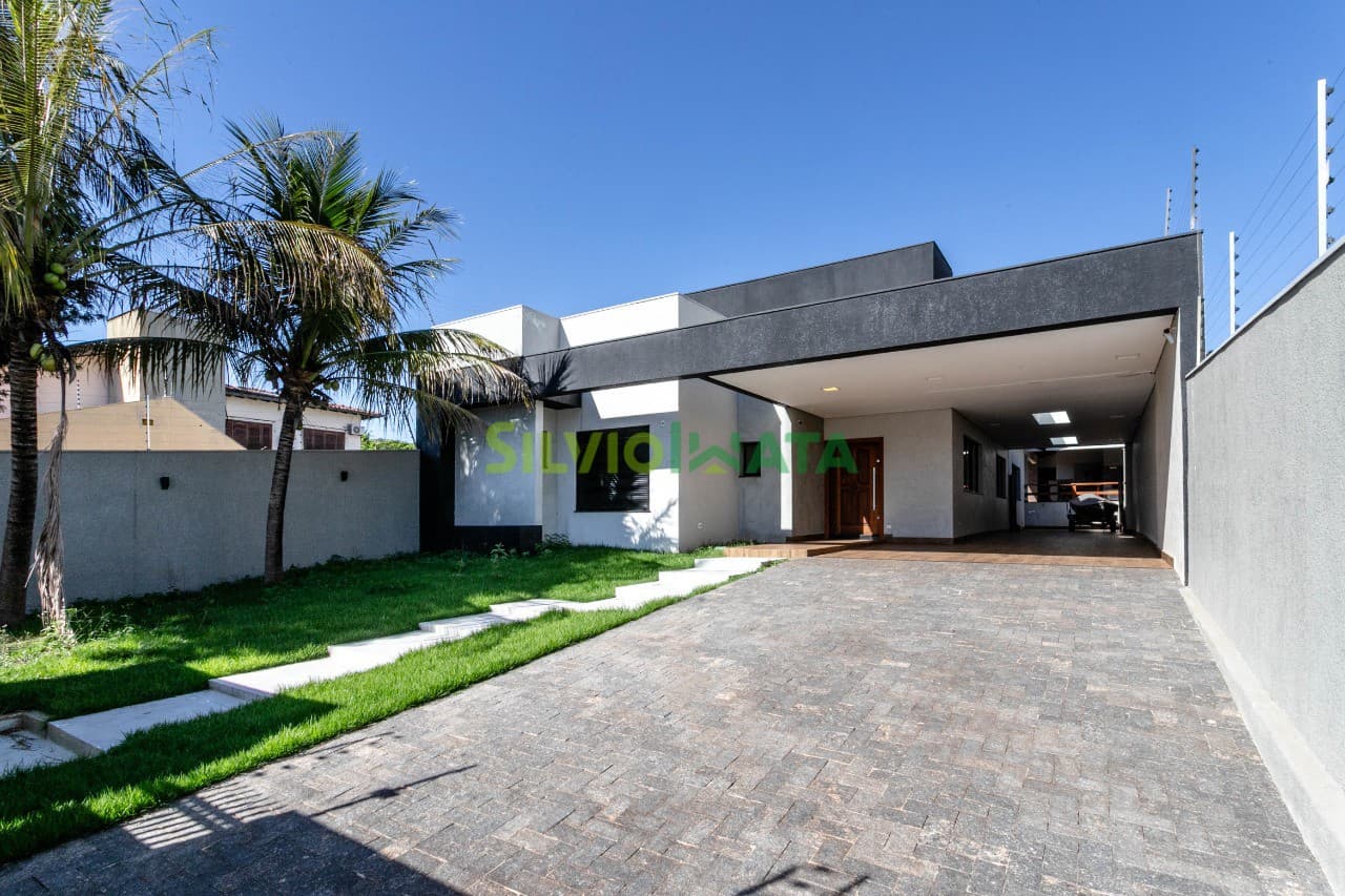 CASA DE ALTO PADRÃO COM 4 SUÍTES + PISCINA AQUECIDA | TERRENO 644m² Zona 02 | Maringá/PR