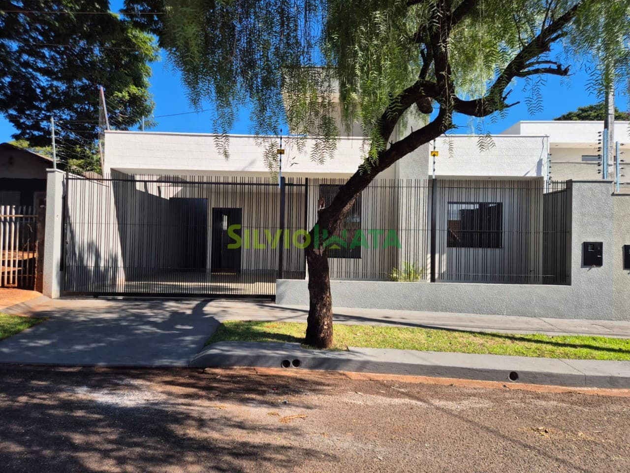 Casa térrea a venda no Parque das Hortências em Maringá - Rua Luiz Alberto Favoreto 171.