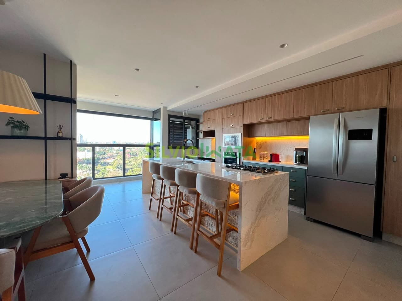 Apartamento com 93,59 m² à venda por R$ 1.350.000,00 na Vila Bosque, Maringá-PR