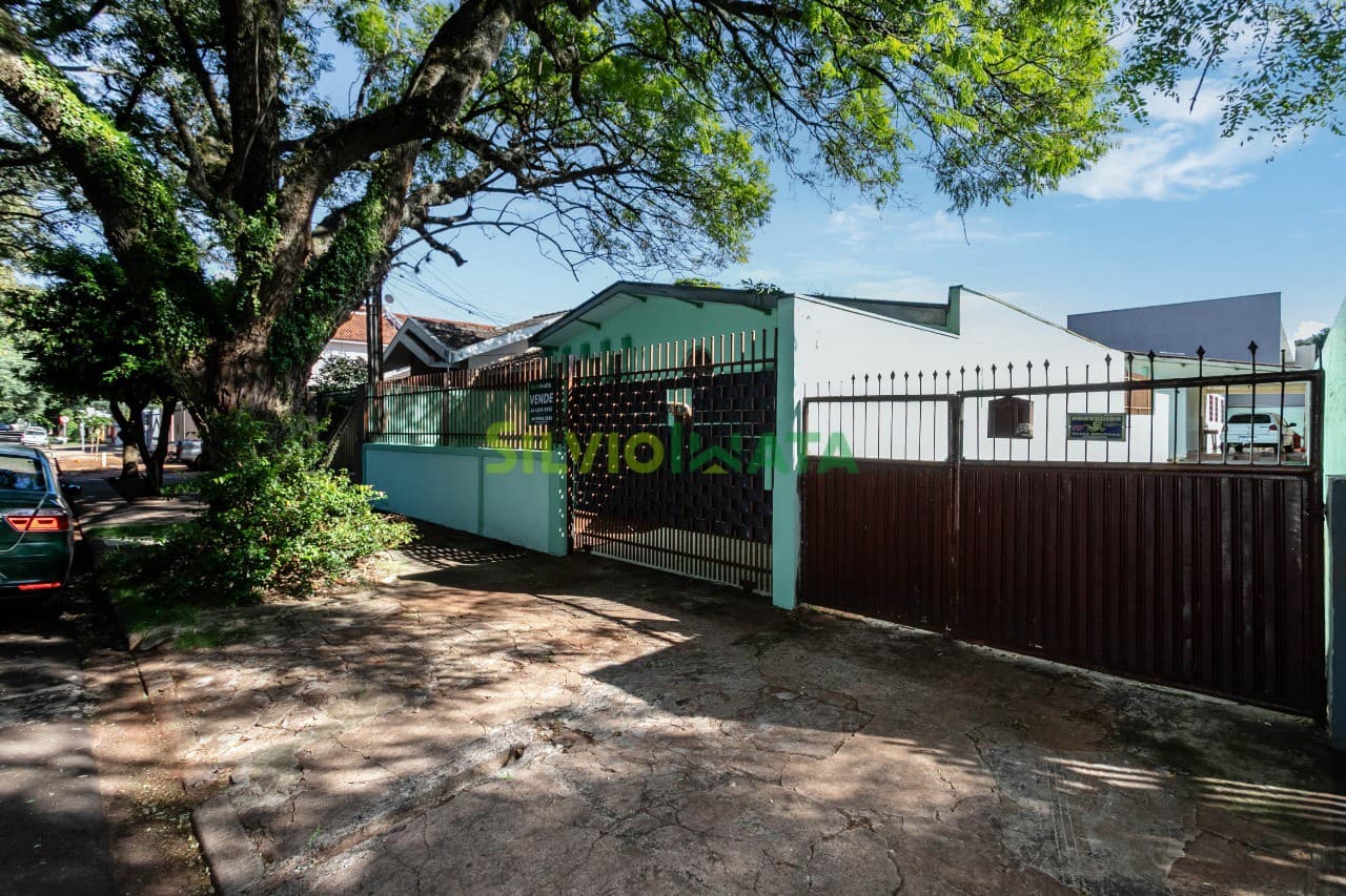 Terreno com 2 casas à venda Zona 07 em Maringá PR!