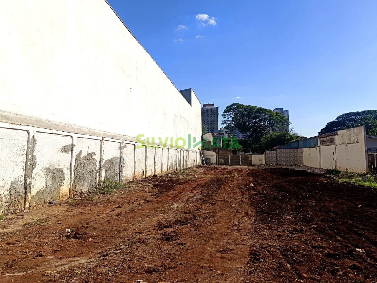 Terreno Residencial à Venda na Zona 08 - Ótima Localização com Mais de 600m² de Área Total