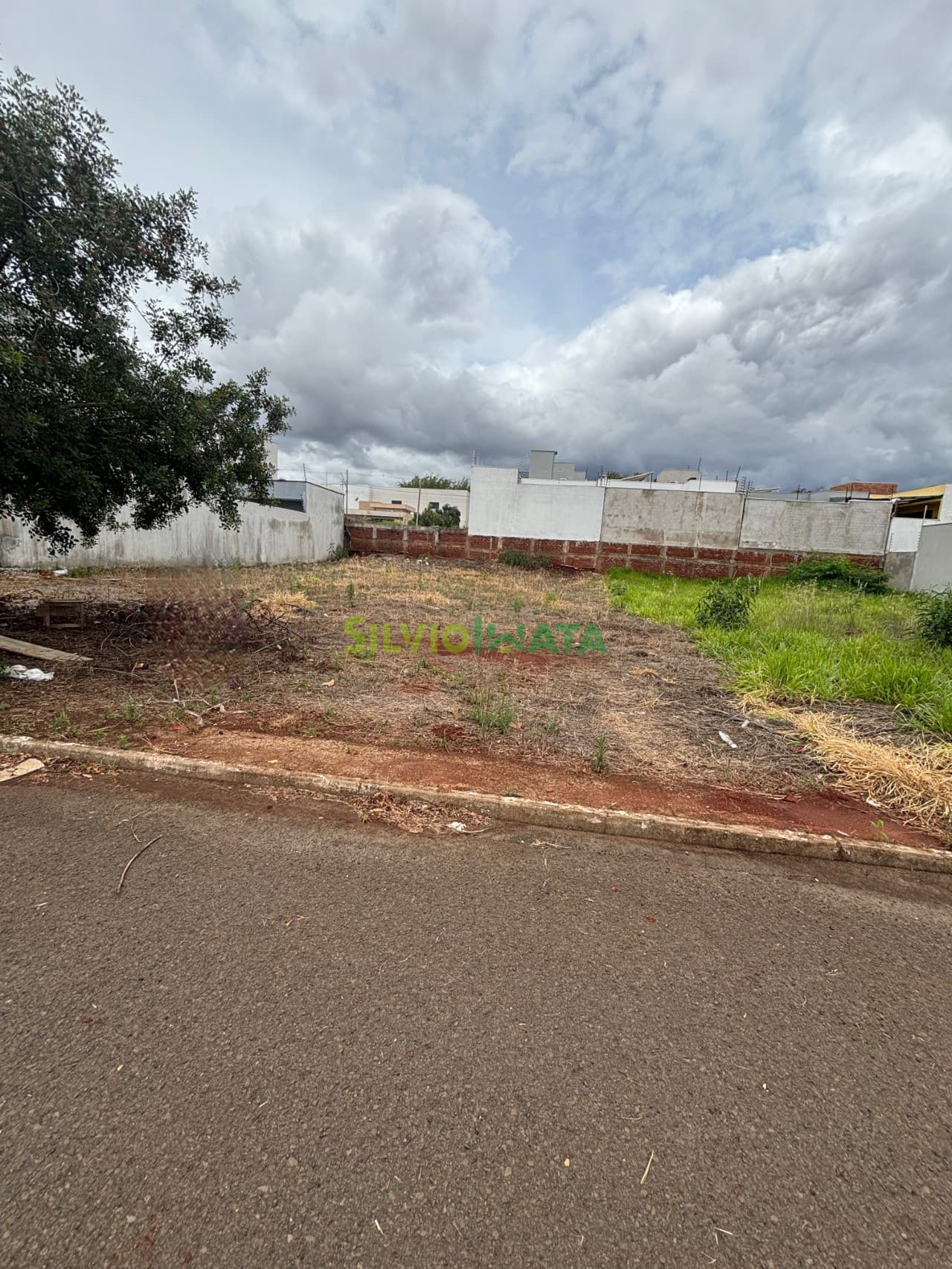 Terreno à Venda no Jardim Munique - Maringá