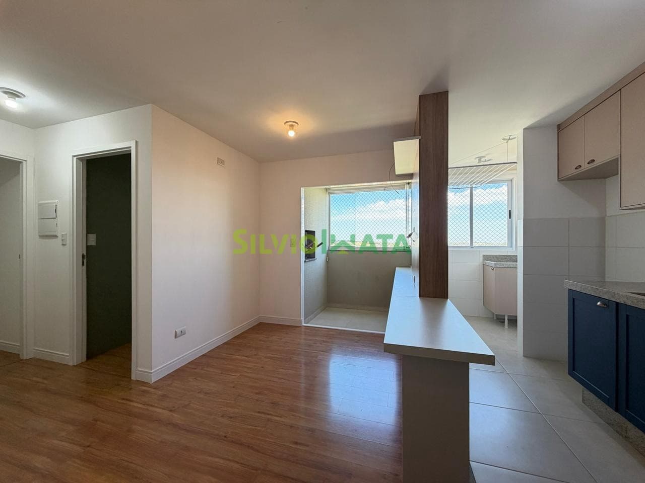 Apartamento à Venda no Condomínio Ed. Portal Itapuã no Bairro Vila Emília Maringá/PR | Mobiliado, Sol da Manhã e Sacada com Churrasqueira