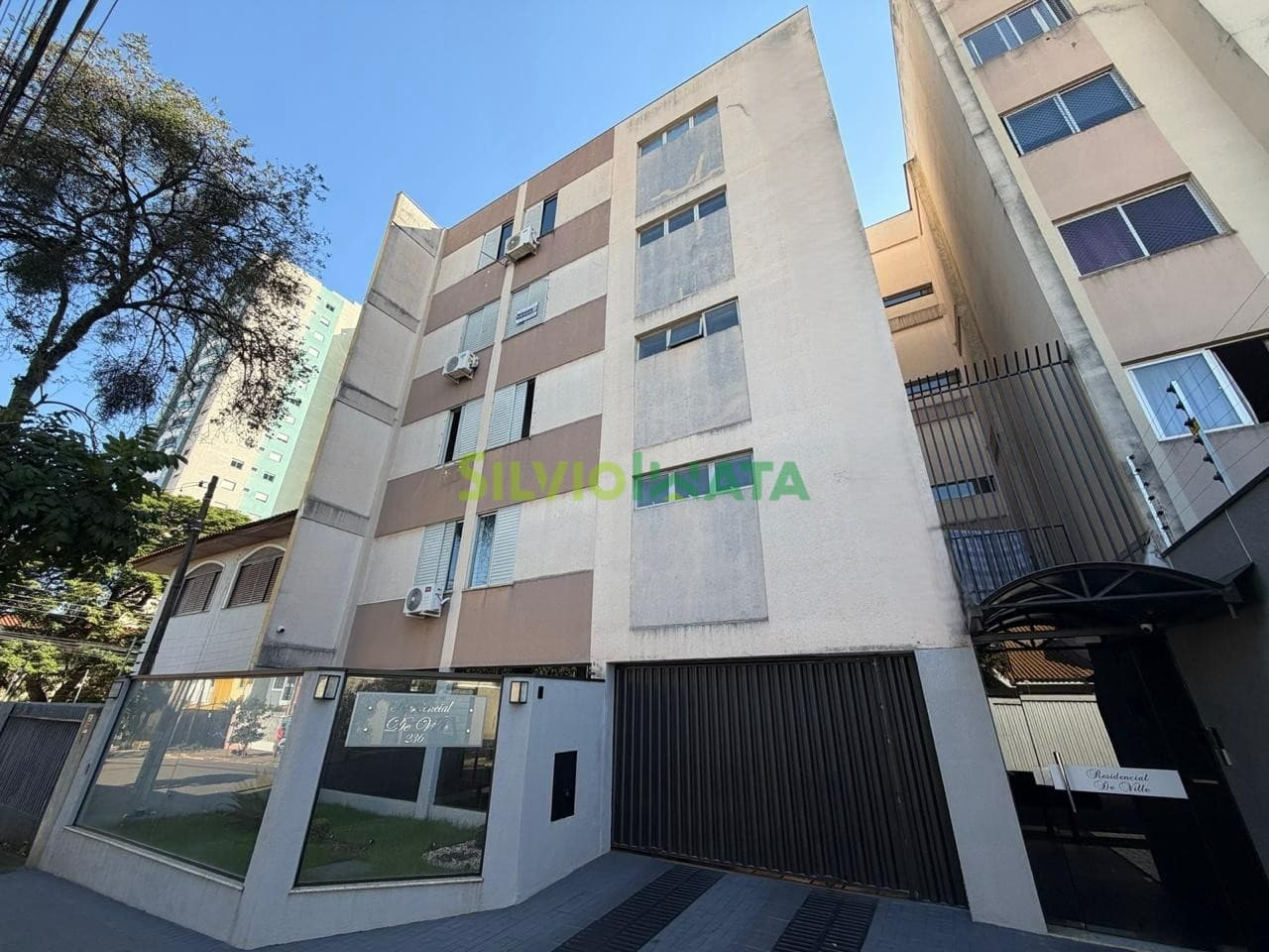 Apartamento à venda no Residencial De Ville Maringá/PR
