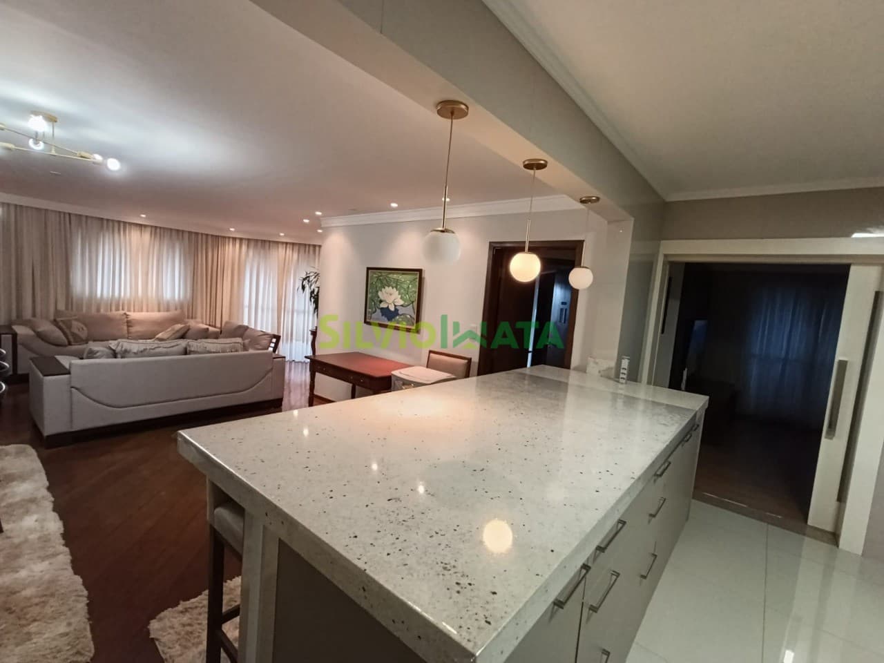 Apartamento de Alto Padrão à Venda na Zona 01 em Maringá/PR | Residencial Max Eidam