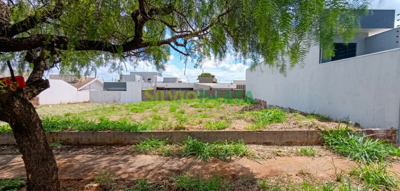 Terreno a venda no bairro Jardim Oriental - Maringá/PR