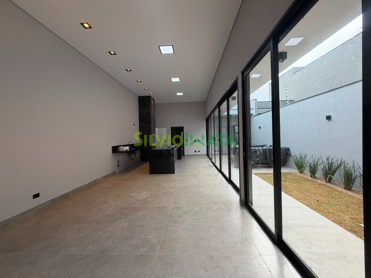 Casa à Venda na Rua Espinela | Com Suíte e Spa - Maringá/PR