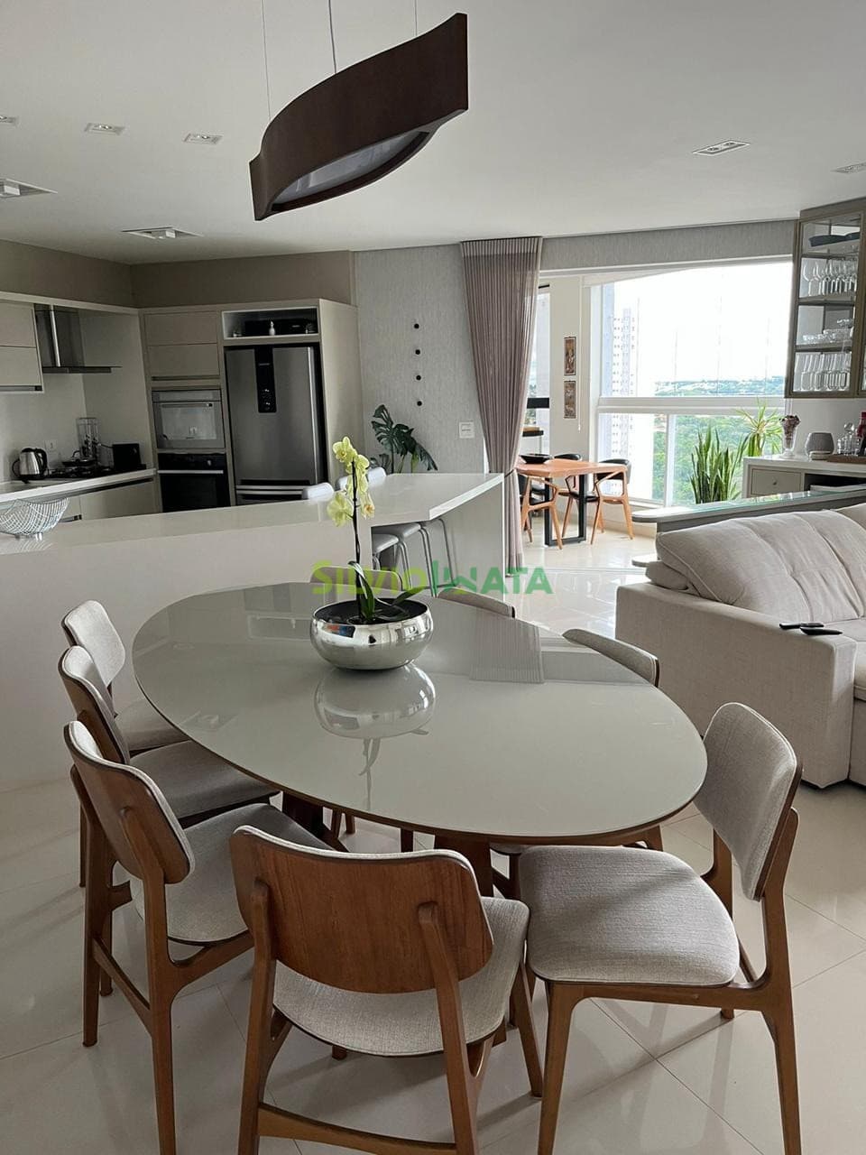 Apartamento Mobiliado à Venda na Zona 03 em Maringá 3 Suítes | 126m² | 3 Vagas | PRÓXIMO AO PARQUE DO INGÁ