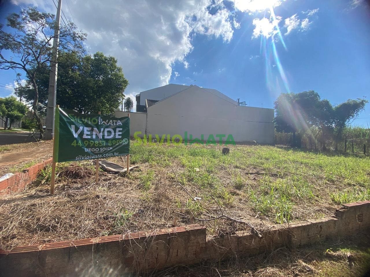 TERRENO DE ESQUINA À VENDA RESIDENCIAL MORESCHI