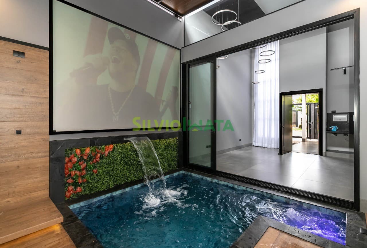 Casa Alto Padrão à Venda no Jardim Canadá 3 Suítes, Piscina Aquecida e Área Gourmet | Maringá/PR
