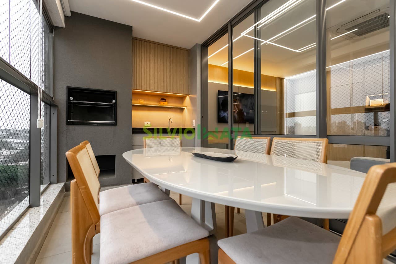 Apartamento com 112,85 m² à venda por R$ 1.600.000,00 na Zona 08, Maringá-PR