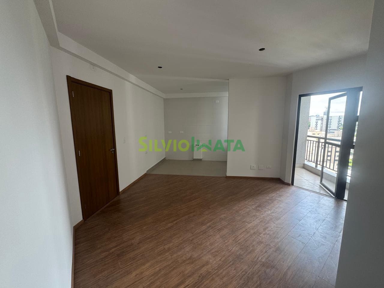 Apartamento à venda na Vila Emília, Maringá-PR
