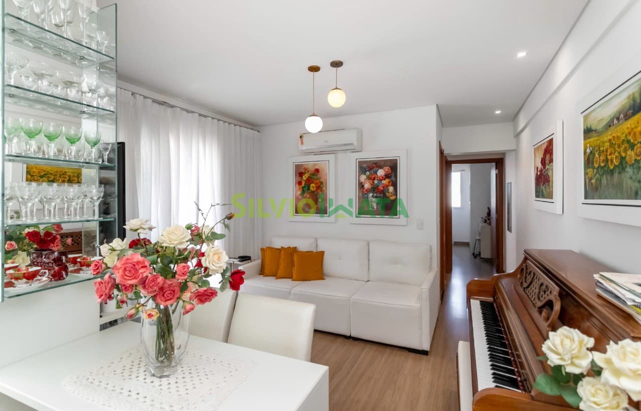 Apartamento a venda no condomínio Edifício Real Village no bairro Zona 08 - Maringá/PR